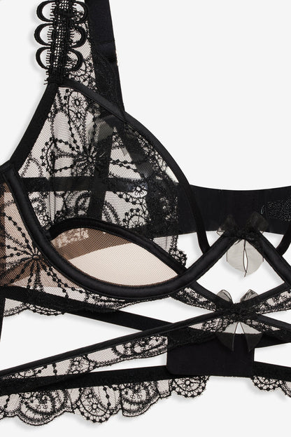 Swirly Floral Embroidered Bra — Noir
